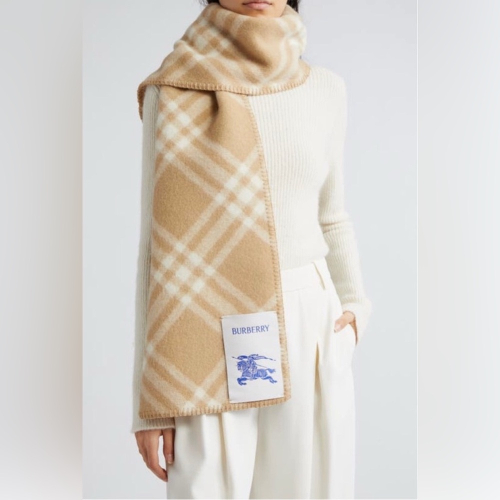 NET Burberry Equestrian Knight Check Wool Scarf Beige